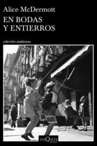 En Bodas Y Entierros